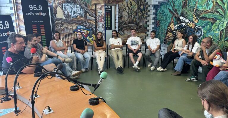 Etudiants de l'ISME La Rochelle découvrent Radio Collège