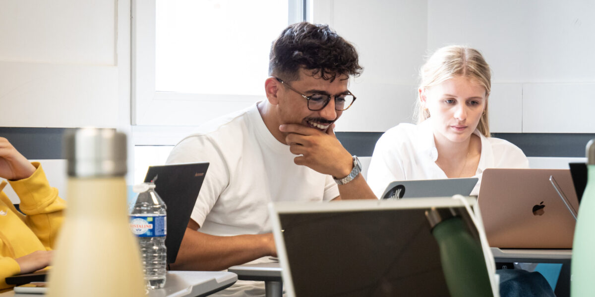 Inscription tardive en école de commerce​ : comment faire ?